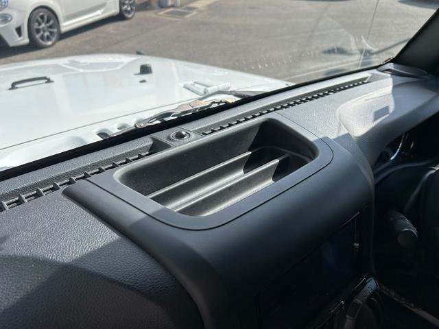 ジープ・ラングラーアンリミテッド スポーツ 4WD 社外ナビ フルセグTV DVD再生 Bluetooth接続 サイド バックカメラ デジタルミラー ドラレコ ETC クルコン ダウンヒルアシスト 横滑り防止 背面タイヤ 前後フォグランプ(13枚目)