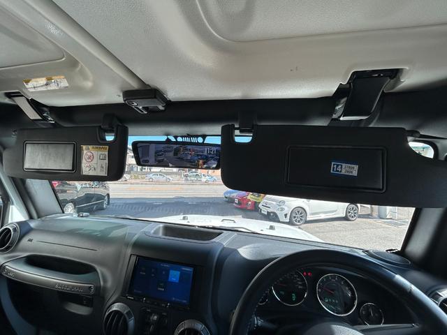 ジープ・ラングラーアンリミテッド スポーツ 4WD 社外ナビ フルセグTV DVD再生 Bluetooth接続 サイド バックカメラ デジタルミラー ドラレコ ETC クルコン ダウンヒルアシスト 横滑り防止 背面タイヤ 前後フォグランプ(20枚目)