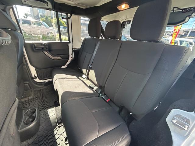 ジープ・ラングラーアンリミテッド スポーツ 4WD 社外ナビ フルセグTV DVD再生 Bluetooth接続 サイド バックカメラ デジタルミラー ドラレコ ETC クルコン ダウンヒルアシスト 横滑り防止 背面タイヤ 前後フォグランプ(27枚目)