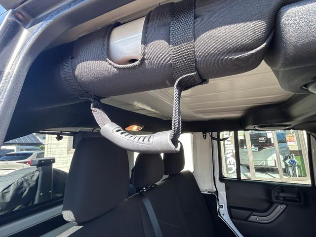 ジープ・ラングラーアンリミテッド スポーツ 4WD 社外ナビ フルセグTV DVD再生 Bluetooth接続 サイド バックカメラ デジタルミラー ドラレコ ETC クルコン ダウンヒルアシスト 横滑り防止 背面タイヤ 前後フォグランプ(36枚目)