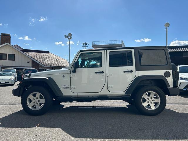 ジープ・ラングラーアンリミテッド スポーツ 4WD 社外ナビ フルセグTV DVD再生 Bluetooth接続 サイド バックカメラ デジタルミラー ドラレコ ETC クルコン ダウンヒルアシスト 横滑り防止 背面タイヤ 前後フォグランプ(42枚目)