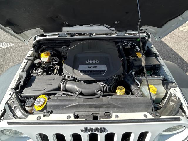 ジープ・ラングラーアンリミテッド スポーツ 4WD 社外ナビ フルセグTV DVD再生 Bluetooth接続 サイド バックカメラ デジタルミラー ドラレコ ETC クルコン ダウンヒルアシスト 横滑り防止 背面タイヤ 前後フォグランプ(58枚目)