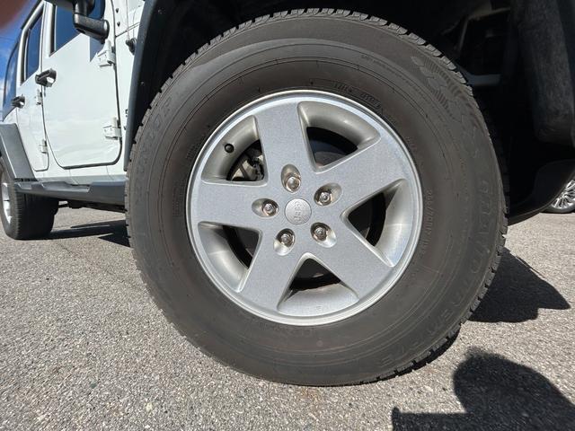 ジープ・ラングラーアンリミテッド スポーツ 4WD 社外ナビ フルセグTV DVD再生 Bluetooth接続 サイド バックカメラ デジタルミラー ドラレコ ETC クルコン ダウンヒルアシスト 横滑り防止 背面タイヤ 前後フォグランプ(59枚目)