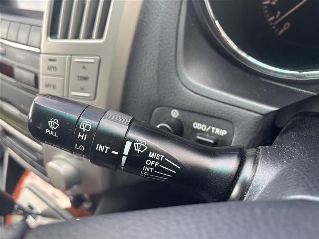 ハリアー 240G Lパッケージ 禁煙 ワンオーナー バックカメラ 純正HDDナビ ビルトインETC パワーシート 純正フロアマット 純正アルミホイール オートライト AFS ABS 保証書 取扱説明書 スペアキー(12枚目)