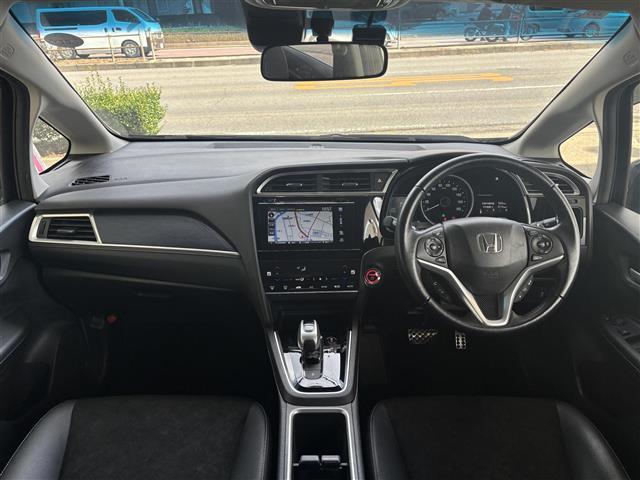 シャトル ハイブリッドX ホンダセンシング ワンオーナー 禁煙 ホンダセンシング ナビ フルセグTV DVD再生 HDMI BT バックカメラ ETC ドラレコ シートヒーター パドルシフト トノカバー LED 保証書 取扱説明書 スペアキー(2枚目)