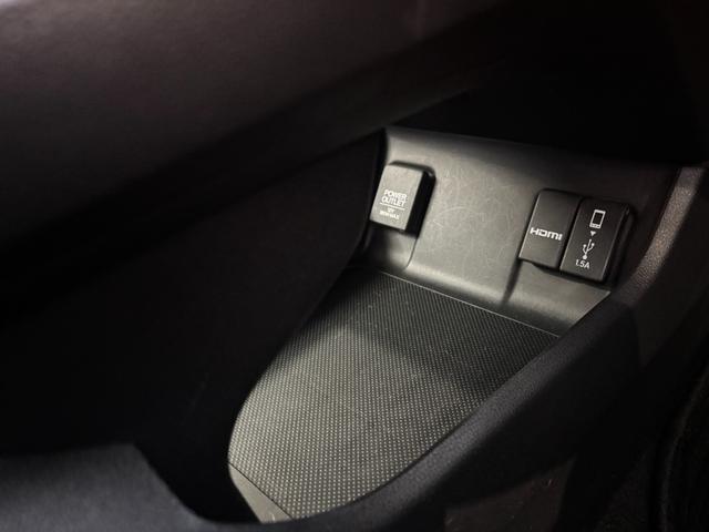 シャトル ハイブリッドX ホンダセンシング ワンオーナー 禁煙 ホンダセンシング ナビ フルセグTV DVD再生 HDMI BT バックカメラ ETC ドラレコ シートヒーター パドルシフト トノカバー LED 保証書 取扱説明書 スペアキー(13枚目)