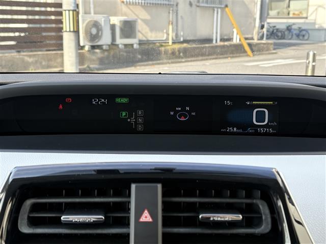 プリウス Ｓ　ワンオーナー　禁煙　９インチＳＤナビ　フルセグ　ＢＴ　バックカメラ　ＥＴＣ　トノカバー　フロアマット　ＡＢＳ　横滑り防止装置　盗難防止装置　オートライト　アルミホイール　保証書　取扱説明書　スペアキー（9枚目）