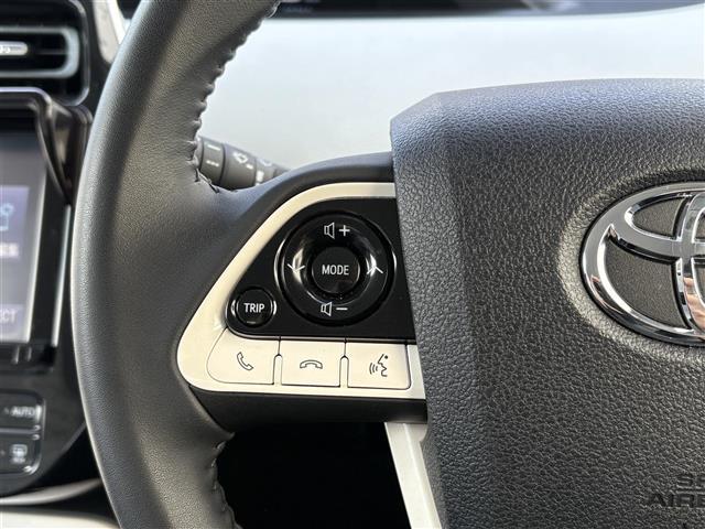 プリウス Ｓ　ワンオーナー　禁煙　９インチＳＤナビ　フルセグ　ＢＴ　バックカメラ　ＥＴＣ　トノカバー　フロアマット　ＡＢＳ　横滑り防止装置　盗難防止装置　オートライト　アルミホイール　保証書　取扱説明書　スペアキー（12枚目）