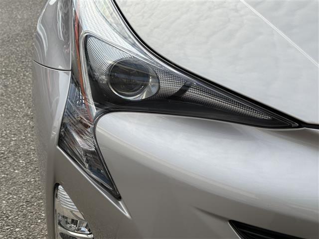 プリウス Ｓ　ワンオーナー　禁煙　９インチＳＤナビ　フルセグ　ＢＴ　バックカメラ　ＥＴＣ　トノカバー　フロアマット　ＡＢＳ　横滑り防止装置　盗難防止装置　オートライト　アルミホイール　保証書　取扱説明書　スペアキー（16枚目）