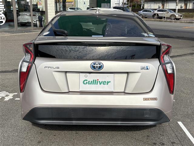 プリウス Ｓ　ワンオーナー　禁煙　９インチＳＤナビ　フルセグ　ＢＴ　バックカメラ　ＥＴＣ　トノカバー　フロアマット　ＡＢＳ　横滑り防止装置　盗難防止装置　オートライト　アルミホイール　保証書　取扱説明書　スペアキー（36枚目）