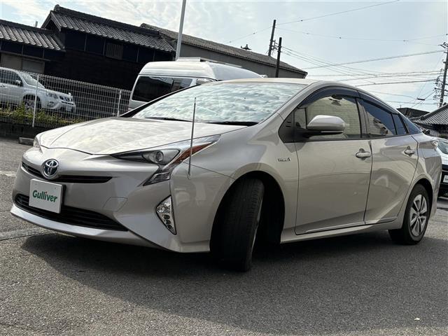 プリウス Ｓ　ワンオーナー　禁煙　９インチＳＤナビ　フルセグ　ＢＴ　バックカメラ　ＥＴＣ　トノカバー　フロアマット　ＡＢＳ　横滑り防止装置　盗難防止装置　オートライト　アルミホイール　保証書　取扱説明書　スペアキー（38枚目）