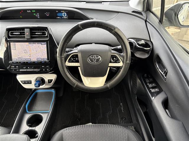 プリウス Ｓセーフティプラス　☆純正ナビ・Ｂｌｕｅｔｏｏｔｈａｕｄｉｏ・ＴＶ・ＤＶＤ☆バックカメラ☆ビルトインＥＴＣ２．０☆レーダークルーズコントロール☆ドライブレコーダー☆サンルーフ☆ローダウン☆モデリスタエアロ（2枚目）
