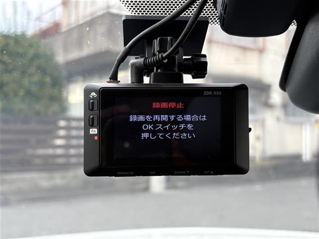 プリウス Ｓセーフティプラス　☆純正ナビ・Ｂｌｕｅｔｏｏｔｈａｕｄｉｏ・ＴＶ・ＤＶＤ☆バックカメラ☆ビルトインＥＴＣ２．０☆レーダークルーズコントロール☆ドライブレコーダー☆サンルーフ☆ローダウン☆モデリスタエアロ（18枚目）