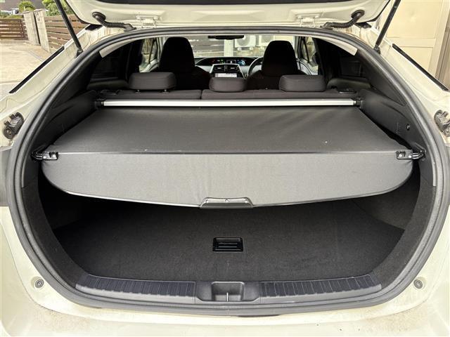 プリウス Ｓセーフティプラス　☆純正ナビ・Ｂｌｕｅｔｏｏｔｈａｕｄｉｏ・ＴＶ・ＤＶＤ☆バックカメラ☆ビルトインＥＴＣ２．０☆レーダークルーズコントロール☆ドライブレコーダー☆サンルーフ☆ローダウン☆モデリスタエアロ（26枚目）