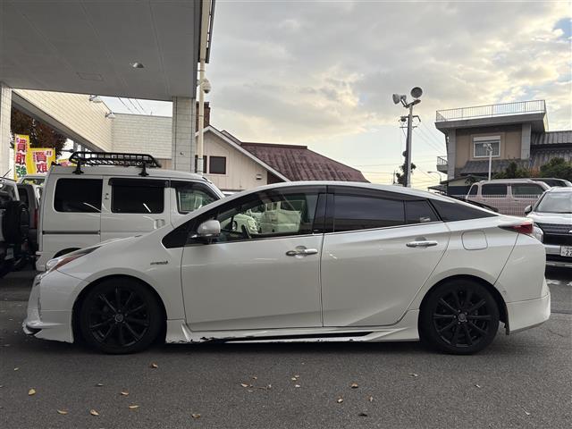プリウス Ｓセーフティプラス　☆純正ナビ・Ｂｌｕｅｔｏｏｔｈａｕｄｉｏ・ＴＶ・ＤＶＤ☆バックカメラ☆ビルトインＥＴＣ２．０☆レーダークルーズコントロール☆ドライブレコーダー☆サンルーフ☆ローダウン☆モデリスタエアロ（34枚目）