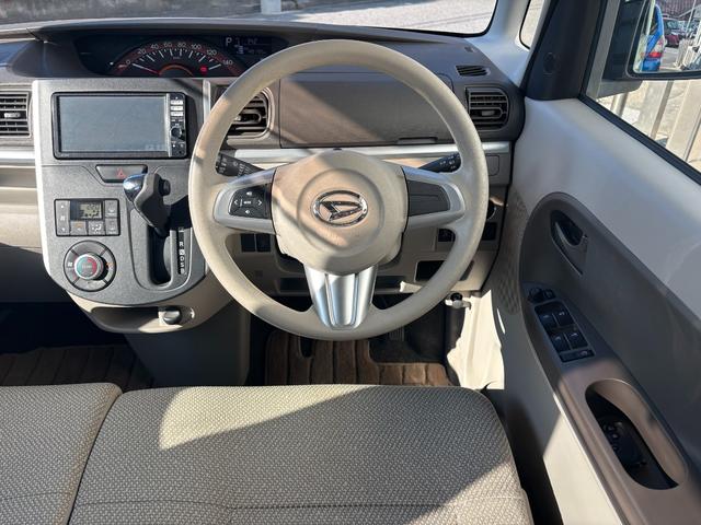 タント Ｘ　ＳＡ　純正ナビ　フルセグＴＶ　ＤＶＤ再生　Ｂｌｕｅｔｏｏｔｈ接続　バックカメラ　片側パワースライドドア　左センターピラーレス　オートライト　スマートキー　プッシュスタート　衝突軽減ブレーキ（3枚目）