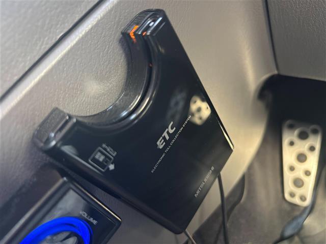 フォレスター STiバージョン 禁煙 4WD 6MT バックカメラ 社外ナビ ETC ルーフレール 電格ミラー 前後ドライブレコーダー STI純正アルミホイール STIスポイラー HIDライト ブレンボブレーキキャリパー(14枚目)