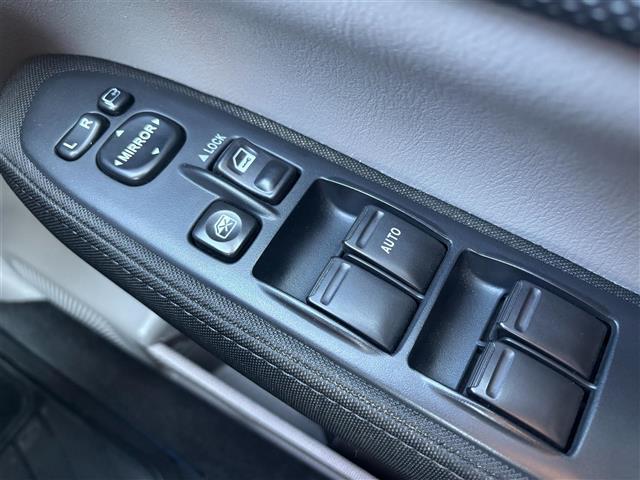 フォレスター STiバージョン 禁煙 4WD 6MT バックカメラ 社外ナビ ETC ルーフレール 電格ミラー 前後ドライブレコーダー STI純正アルミホイール STIスポイラー HIDライト ブレンボブレーキキャリパー(16枚目)