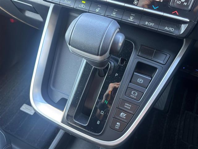 ノア ハイブリッドＳ－Ｚ　モデリスタスポイラ　ワンオーナ　１０．５インチナビＴＶ　ＤＶＤ　スマホ連携　カメラ　快適利便パッケージｈｉｇｈ　フリップダウンモニタ　シートヒータ　両側電動スライドドア　電動リアゲート　前後ドラレコ（9枚目）