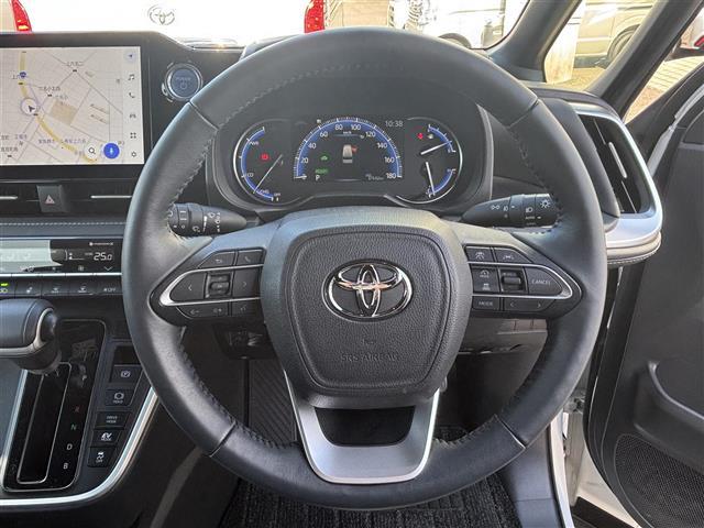 ノア ハイブリッドＳ－Ｚ　モデリスタスポイラ　ワンオーナ　１０．５インチナビＴＶ　ＤＶＤ　スマホ連携　カメラ　快適利便パッケージｈｉｇｈ　フリップダウンモニタ　シートヒータ　両側電動スライドドア　電動リアゲート　前後ドラレコ（12枚目）