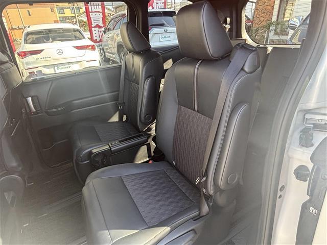 ノア ハイブリッドＳ－Ｚ　モデリスタスポイラ　ワンオーナ　１０．５インチナビＴＶ　ＤＶＤ　スマホ連携　カメラ　快適利便パッケージｈｉｇｈ　フリップダウンモニタ　シートヒータ　両側電動スライドドア　電動リアゲート　前後ドラレコ（26枚目）