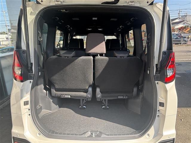 ノア ハイブリッドＳ－Ｚ　モデリスタスポイラ　ワンオーナ　１０．５インチナビＴＶ　ＤＶＤ　スマホ連携　カメラ　快適利便パッケージｈｉｇｈ　フリップダウンモニタ　シートヒータ　両側電動スライドドア　電動リアゲート　前後ドラレコ（30枚目）