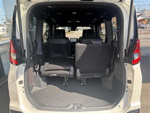 ノア ハイブリッドＳ－Ｚ　モデリスタスポイラ　ワンオーナ　１０．５インチナビＴＶ　ＤＶＤ　スマホ連携　カメラ　快適利便パッケージｈｉｇｈ　フリップダウンモニタ　シートヒータ　両側電動スライドドア　電動リアゲート　前後ドラレコ（31枚目）