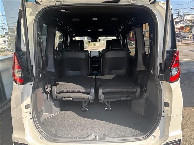 ノア ハイブリッドＳ－Ｚ　モデリスタスポイラ　ワンオーナ　１０．５インチナビＴＶ　ＤＶＤ　スマホ連携　カメラ　快適利便パッケージｈｉｇｈ　フリップダウンモニタ　シートヒータ　両側電動スライドドア　電動リアゲート　前後ドラレコ（32枚目）