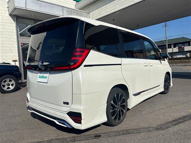 ノア ハイブリッドＳ－Ｚ　モデリスタスポイラ　ワンオーナ　１０．５インチナビＴＶ　ＤＶＤ　スマホ連携　カメラ　快適利便パッケージｈｉｇｈ　フリップダウンモニタ　シートヒータ　両側電動スライドドア　電動リアゲート　前後ドラレコ（37枚目）