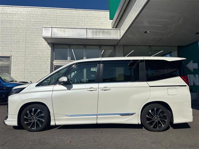 ノア ハイブリッドＳ－Ｚ　モデリスタスポイラ　ワンオーナ　１０．５インチナビＴＶ　ＤＶＤ　スマホ連携　カメラ　快適利便パッケージｈｉｇｈ　フリップダウンモニタ　シートヒータ　両側電動スライドドア　電動リアゲート　前後ドラレコ（39枚目）