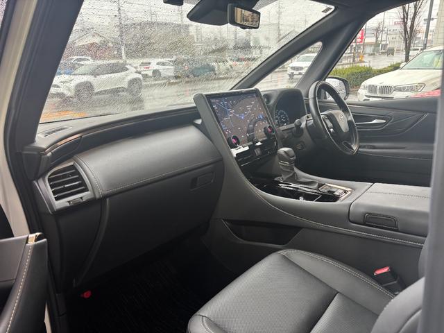 アルファード Ｚ　ワンオーナー　禁煙　１４インチナビ　フルセグＴＶ　ＢＴ　ＵＳＢ　ＥＴＣ　全方位カメラ　ガラスルーフ　パワーシート　シートヒーター　レーダークルーズ　ＬＫＡ　クリアランスソナー　パワーバックドア（41枚目）