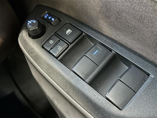 ヤリスクロス ハイブリッドＺ　ワンオーナー　禁煙　純正ナビ　カメラ　フルセグＴＶ　Ｂｌｕｅｔｏｏｔｈ接続　ＥＴＣ　ハーフレザー　ステア　シートヒーター　パワーシート　パワーバックドア　レーダークルーズ　ＬＫＡ　ソナー　前後ドラレコ（21枚目）