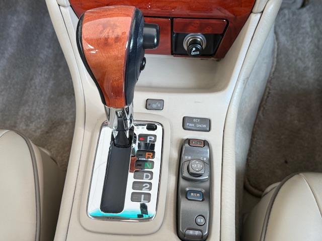 オリジン ベースグレード /禁煙車/ベージュ本革シート/前席シートヒーター・パワーシート/オリジン専用キーレスキー/オリジン専用15インチアルミホイール/観音開き後席ドア/純正DVDナビ/レーダークルーズコントロール/ETC(10枚目)