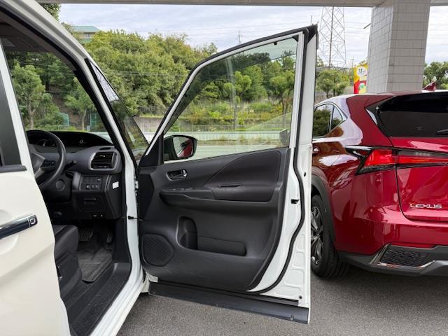 セレナ e-パワー ハイウェイスターV 純正10型ナビ 地上デジタル アラウンドビューモニター 後席モニター プロパイロット エマージェンシーブレーキ LEDヘッドライト 両側電スライドドア ETC(23枚目)