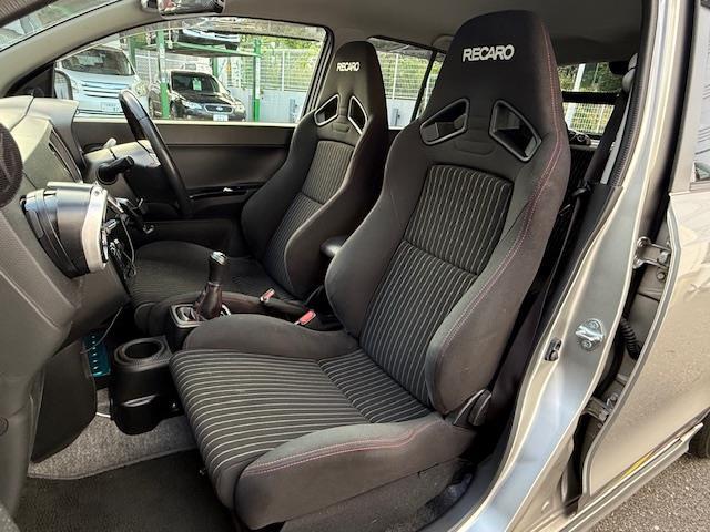 アルトワークス ベースグレード　／禁煙車／カロッツェリアディスプレイオーディオ／純正レカロシート／ＨＫＳ製センター出しマフラー／ＲＡＹＳ　ＴＥ３７　ＳＯＮＩＣ　１５インチアルミ／ｎａｖｉｃ車高調／／社外ボンネット／（5枚目）