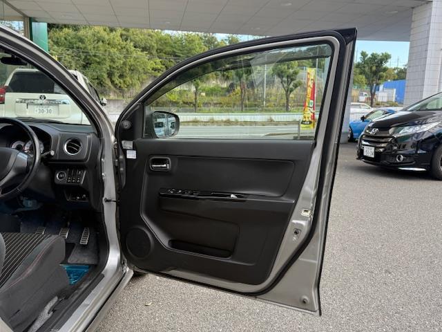 アルトワークス ベースグレード　／禁煙車／カロッツェリアディスプレイオーディオ／純正レカロシート／ＨＫＳ製センター出しマフラー／ＲＡＹＳ　ＴＥ３７　ＳＯＮＩＣ　１５インチアルミ／ｎａｖｉｃ車高調／／社外ボンネット／（23枚目）