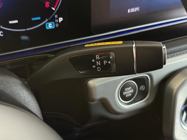 Ｇクラス Ｇ４５０ｄ　ローンチエディション　／禁煙車／ワンオーナー車／正規Ｄ車／左ハンドル／ＯＰカラー（オパリスホワイト）／チタニウムグレー内装色／ダイヤモンドステッチナッパレザーシート／／ディーラーオプションデジタルインナーミラー型前後ドラレ（9枚目）