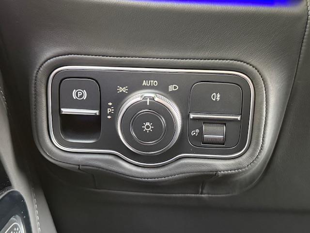 Ｇクラス Ｇ４５０ｄ　ローンチエディション　／禁煙車／ワンオーナー車／正規Ｄ車／左ハンドル／ＯＰカラー（オパリスホワイト）／チタニウムグレー内装色／ダイヤモンドステッチナッパレザーシート／／ディーラーオプションデジタルインナーミラー型前後ドラレ（12枚目）