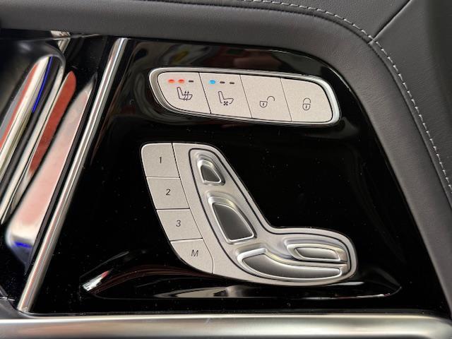 Ｇクラス Ｇ４５０ｄ　ローンチエディション　／禁煙車／ワンオーナー車／正規Ｄ車／左ハンドル／ＯＰカラー（オパリスホワイト）／チタニウムグレー内装色／ダイヤモンドステッチナッパレザーシート／／ディーラーオプションデジタルインナーミラー型前後ドラレ（20枚目）