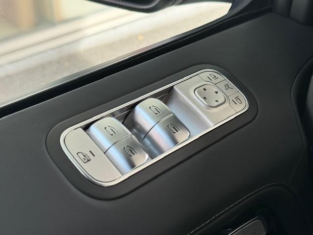 Ｇクラス Ｇ４５０ｄ　ローンチエディション　／禁煙車／ワンオーナー車／正規Ｄ車／左ハンドル／ＯＰカラー（オパリスホワイト）／チタニウムグレー内装色／ダイヤモンドステッチナッパレザーシート／／ディーラーオプションデジタルインナーミラー型前後ドラレ（21枚目）