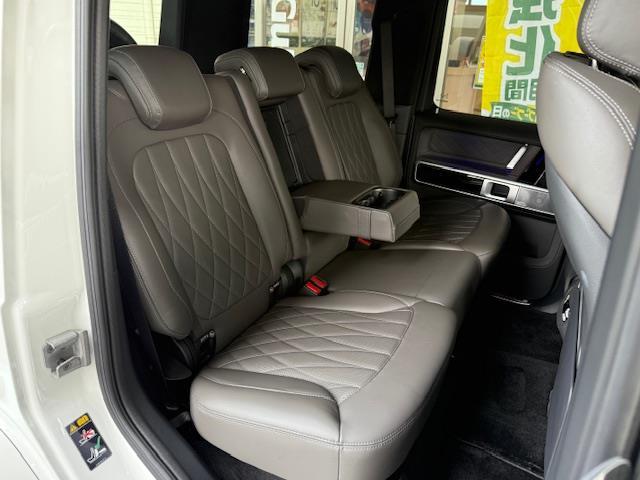 Ｇクラス Ｇ４５０ｄ　ローンチエディション　／禁煙車／ワンオーナー車／正規Ｄ車／左ハンドル／ＯＰカラー（オパリスホワイト）／チタニウムグレー内装色／ダイヤモンドステッチナッパレザーシート／／ディーラーオプションデジタルインナーミラー型前後ドラレ（28枚目）