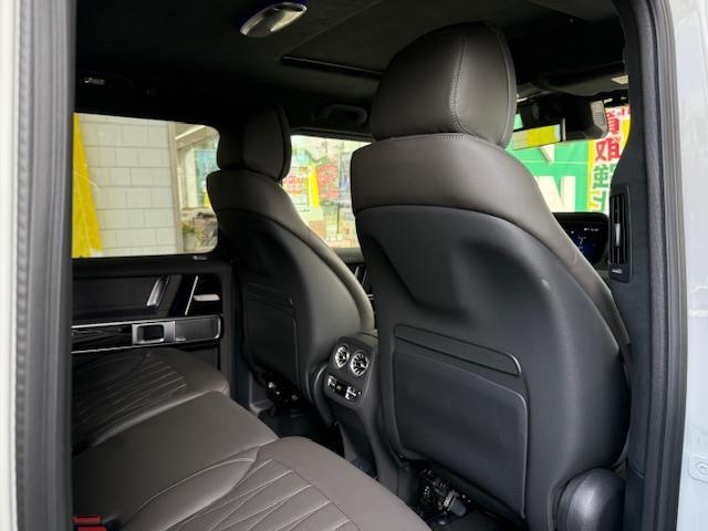 Ｇクラス Ｇ４５０ｄ　ローンチエディション　／禁煙車／ワンオーナー車／正規Ｄ車／左ハンドル／ＯＰカラー（オパリスホワイト）／チタニウムグレー内装色／ダイヤモンドステッチナッパレザーシート／／ディーラーオプションデジタルインナーミラー型前後ドラレ（29枚目）