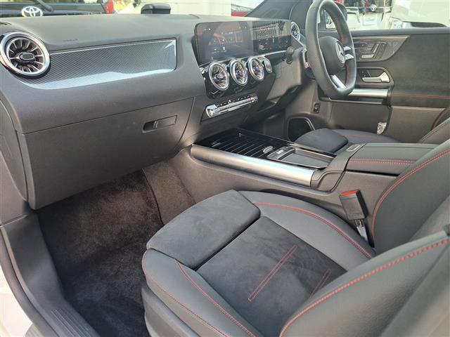 Ｂクラス Ｂ２００ｄ　ＡＭＧラインパッケージ　／禁煙車／ワンオーナー車／ＡＭＧラインパッケージ・ダイレクトステアリング・ローワードコンフォートサスペンション・スポーツブレーキシステム・マルチビームＬＥＤ・アダプティブハイビームアシスト＋（2枚目）