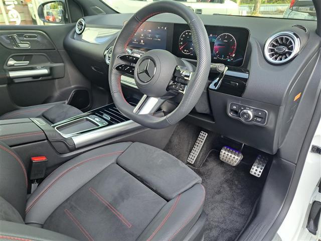 Ｂクラス Ｂ２００ｄ　ＡＭＧラインパッケージ　／禁煙車／ワンオーナー車／ＡＭＧラインパッケージ・ダイレクトステアリング・ローワードコンフォートサスペンション・スポーツブレーキシステム・マルチビームＬＥＤ・アダプティブハイビームアシスト＋（3枚目）