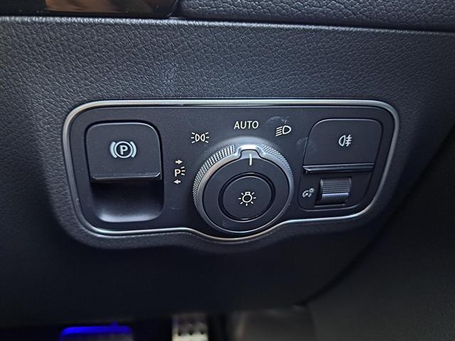 Ｂクラス Ｂ２００ｄ　ＡＭＧラインパッケージ　／禁煙車／ワンオーナー車／ＡＭＧラインパッケージ・ダイレクトステアリング・ローワードコンフォートサスペンション・スポーツブレーキシステム・マルチビームＬＥＤ・アダプティブハイビームアシスト＋（15枚目）