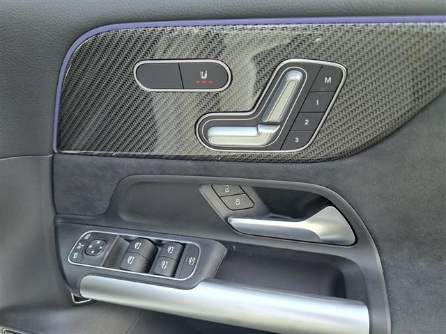 Ｂクラス Ｂ２００ｄ　ＡＭＧラインパッケージ　／禁煙車／ワンオーナー車／ＡＭＧラインパッケージ・ダイレクトステアリング・ローワードコンフォートサスペンション・スポーツブレーキシステム・マルチビームＬＥＤ・アダプティブハイビームアシスト＋（29枚目）