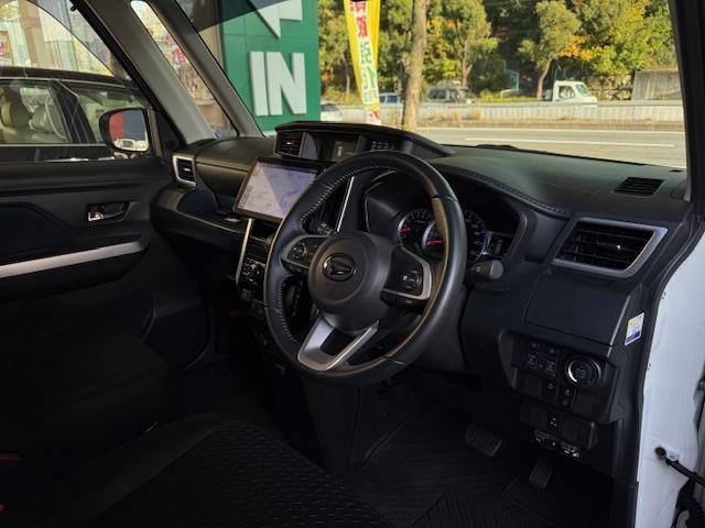 トール カスタムＧ　ターボ　／禁煙車／社外ＳＤナビ／ＣＮ－Ｆ１０９ＧＤ／Ｂｌｕｅｔｏｏｔｈ／ＣＤ／ＤＶＤ／ＵＳＢ／ｉＰｏｄ／フルセグテレビ／アダクティブクルーズコントロール／両側パワースライドドア／純正フロアマット（3枚目）