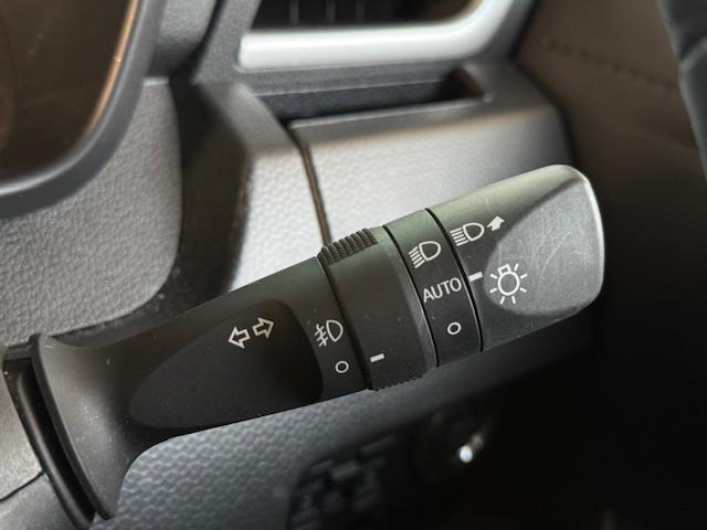 トール カスタムＧ　ターボ　／禁煙車／社外ＳＤナビ／ＣＮ－Ｆ１０９ＧＤ／Ｂｌｕｅｔｏｏｔｈ／ＣＤ／ＤＶＤ／ＵＳＢ／ｉＰｏｄ／フルセグテレビ／アダクティブクルーズコントロール／両側パワースライドドア／純正フロアマット（8枚目）