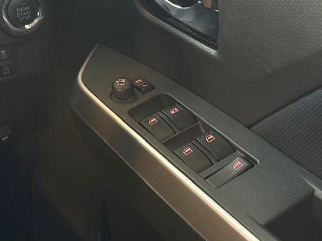 トール カスタムＧ　ターボ　／禁煙車／社外ＳＤナビ／ＣＮ－Ｆ１０９ＧＤ／Ｂｌｕｅｔｏｏｔｈ／ＣＤ／ＤＶＤ／ＵＳＢ／ｉＰｏｄ／フルセグテレビ／アダクティブクルーズコントロール／両側パワースライドドア／純正フロアマット（28枚目）