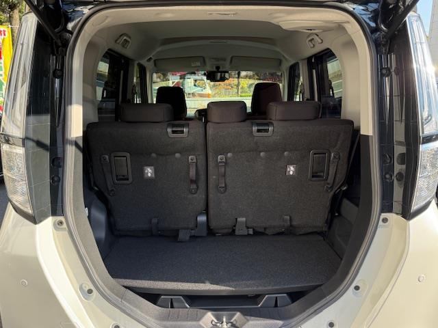 トール カスタムＧ　ターボ　／禁煙車／社外ＳＤナビ／ＣＮ－Ｆ１０９ＧＤ／Ｂｌｕｅｔｏｏｔｈ／ＣＤ／ＤＶＤ／ＵＳＢ／ｉＰｏｄ／フルセグテレビ／アダクティブクルーズコントロール／両側パワースライドドア／純正フロアマット（29枚目）